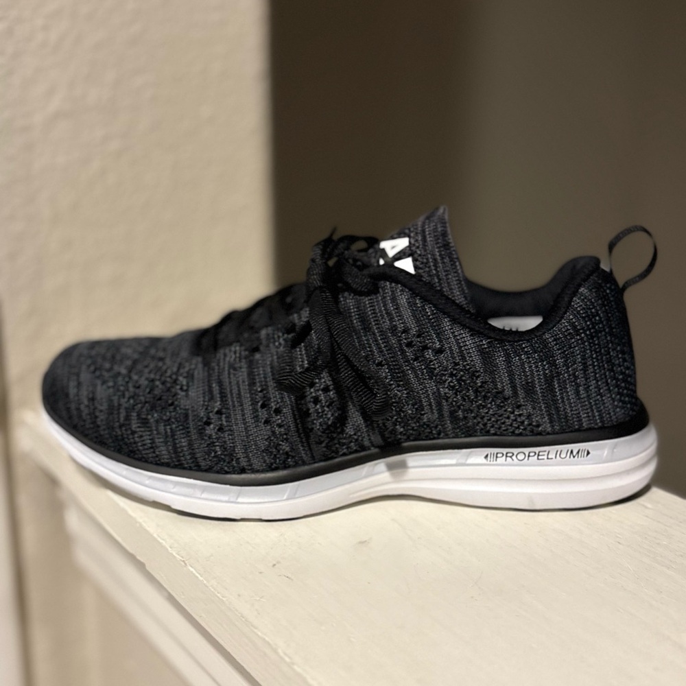 APL Shoes Women's Size 6 Black Gray White Techloom Pro Running Casual Sneakers - Picture 4 of 9